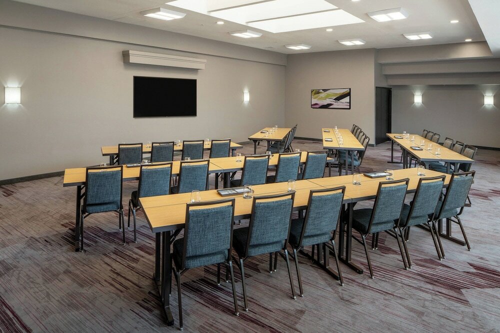 Фото Courtyard by Marriott Dulles Airport Herndon/Reston