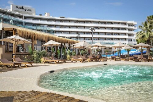 Гостиница INNSiDE by Meliá Wave Calviá в Магалуфе