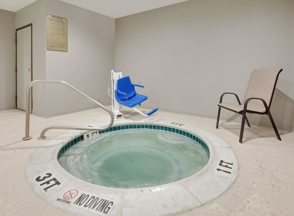 Фото Days Inn by Wyndham Mesquite Rodeo Tx