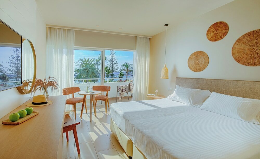 Фото Отель Nissi Beach Resort