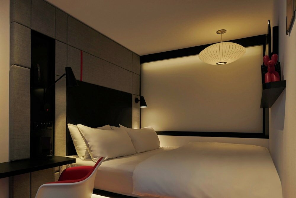 Фото CitizenM London Victoria Station