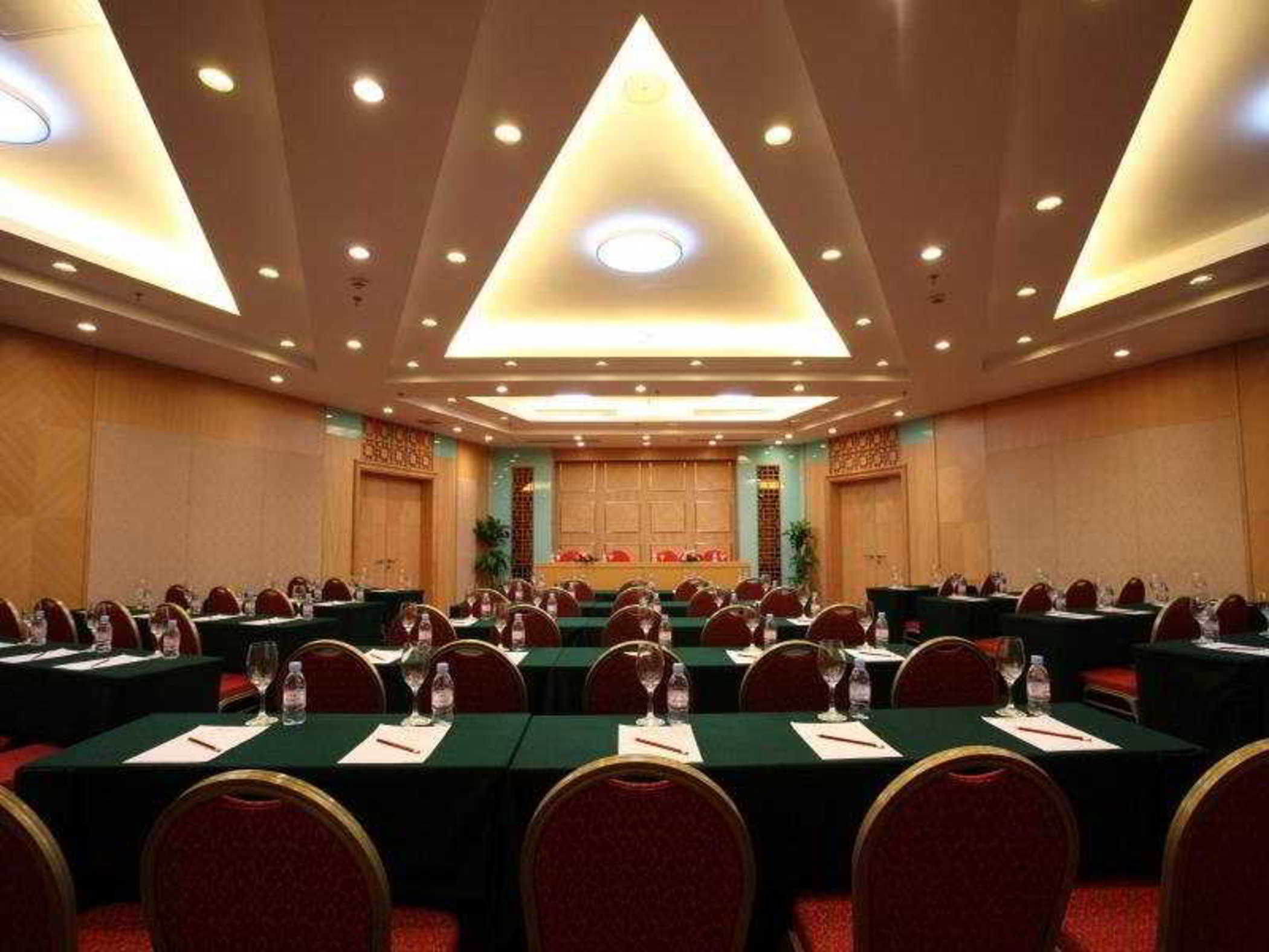Фото Argyle International Airport Hotel Shanghai