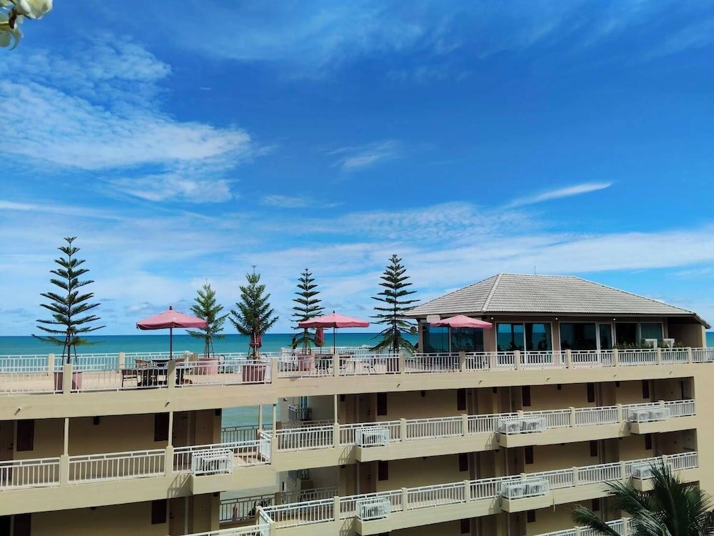 Фото Royal Phala Cliff Beach Resort and SPA