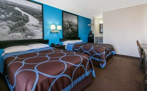 Гостиница Super 8 by Wyndham Lubbock Civic Center North