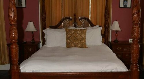 Гостиница The Londoner Bed & Breakfast в Брадентоне