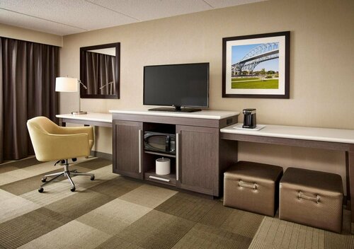 Гостиница Hampton Inn by Hilton Sarnia/Point Edward в Сарнии