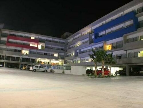 Гостиница Uc Hall Residence в Районе Никосия