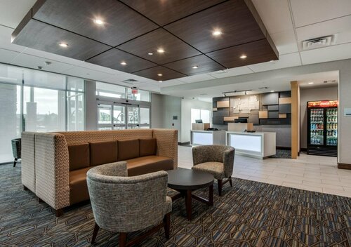 Гостиница Holiday Inn Express & Suites Dallas North - Addison в Аддисоне