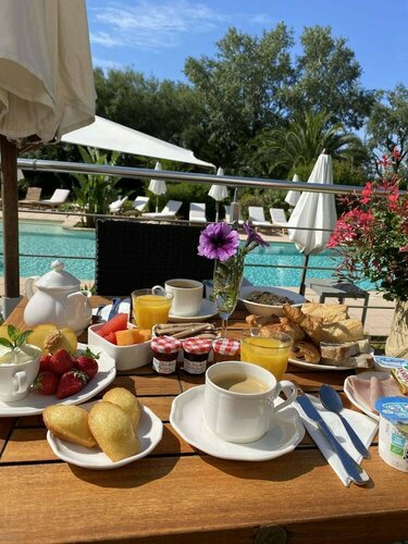 Гостиница Best Western Golf Hotel в Ла-Гран-Мот