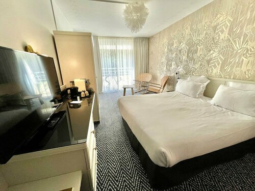 Гостиница Best Western Golf Hotel в Ла-Гран-Мот