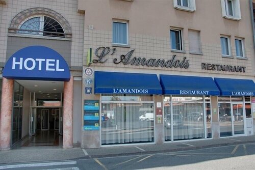 Гостиница Hotel Restaurant l'Amandois в Монлюсоне