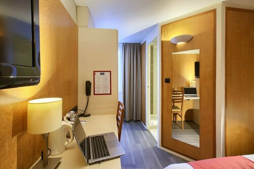 Гостиница Hotel Kyriad Libourne - Saint Emilion в Либурне