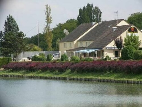 Logis Hôtel des Lacs