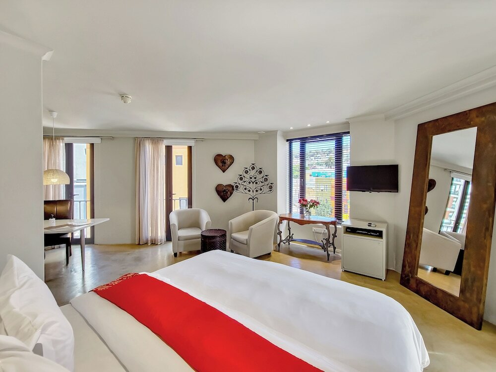 Фото Rouge on Rose Boutique Hotel