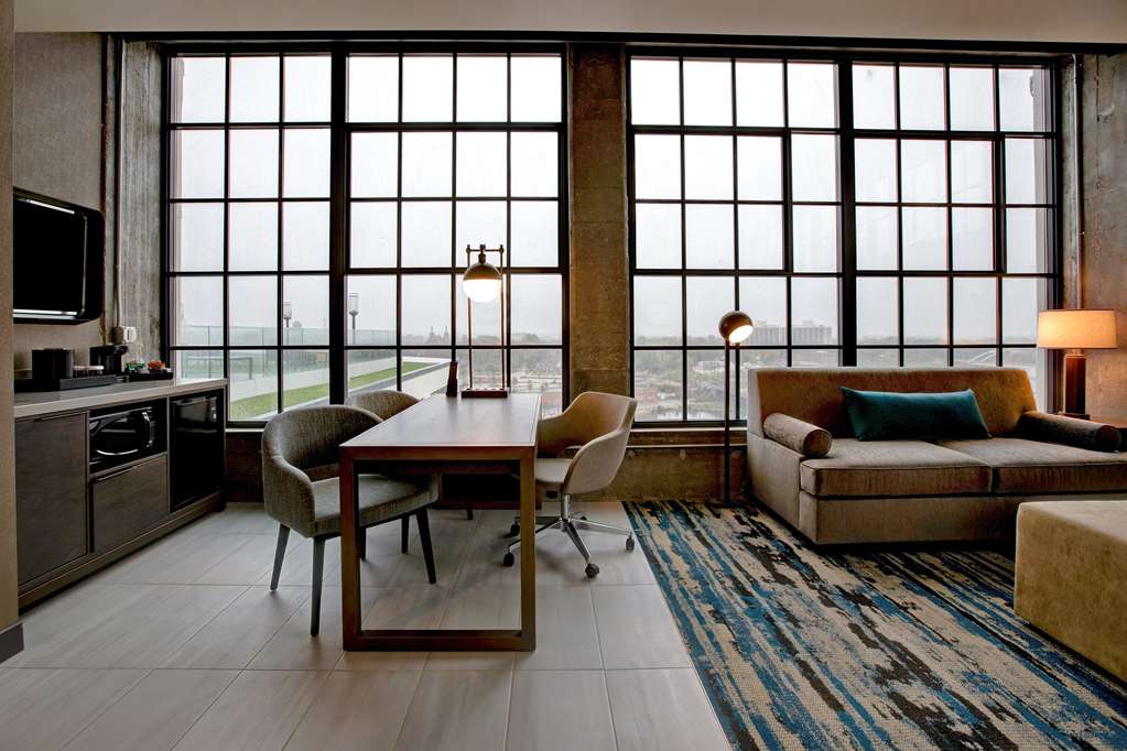 Фото Embassy Suites by Hilton Rockford Riverfront