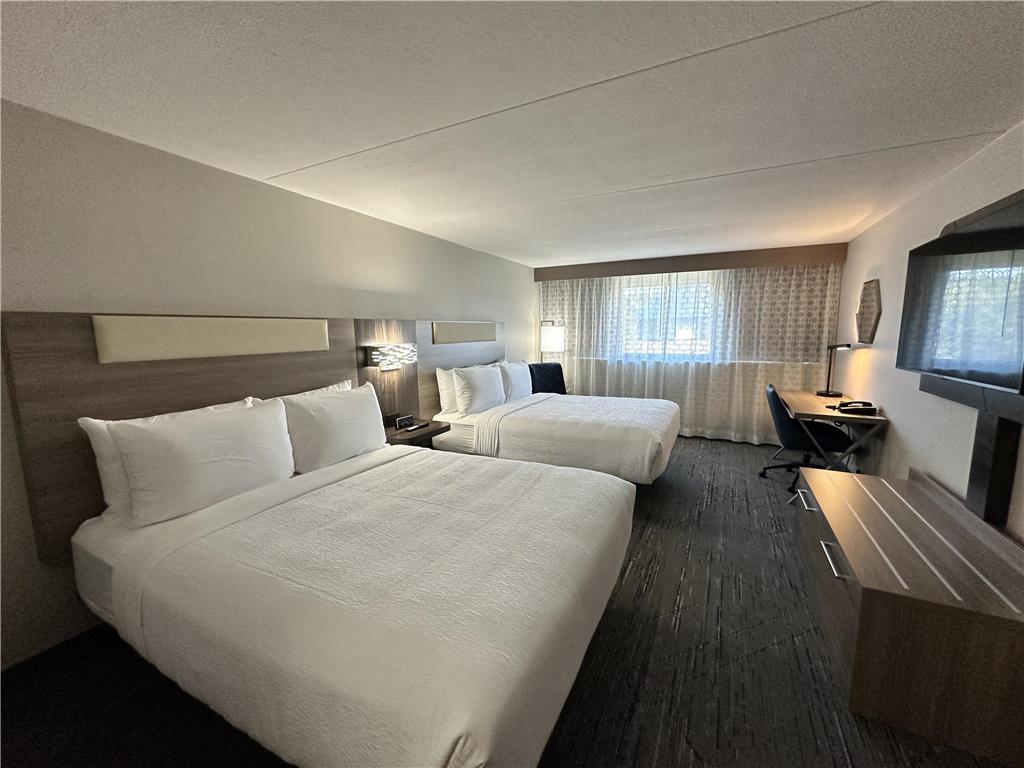 Фото Comfort Inn & Suites Downtown Tacoma