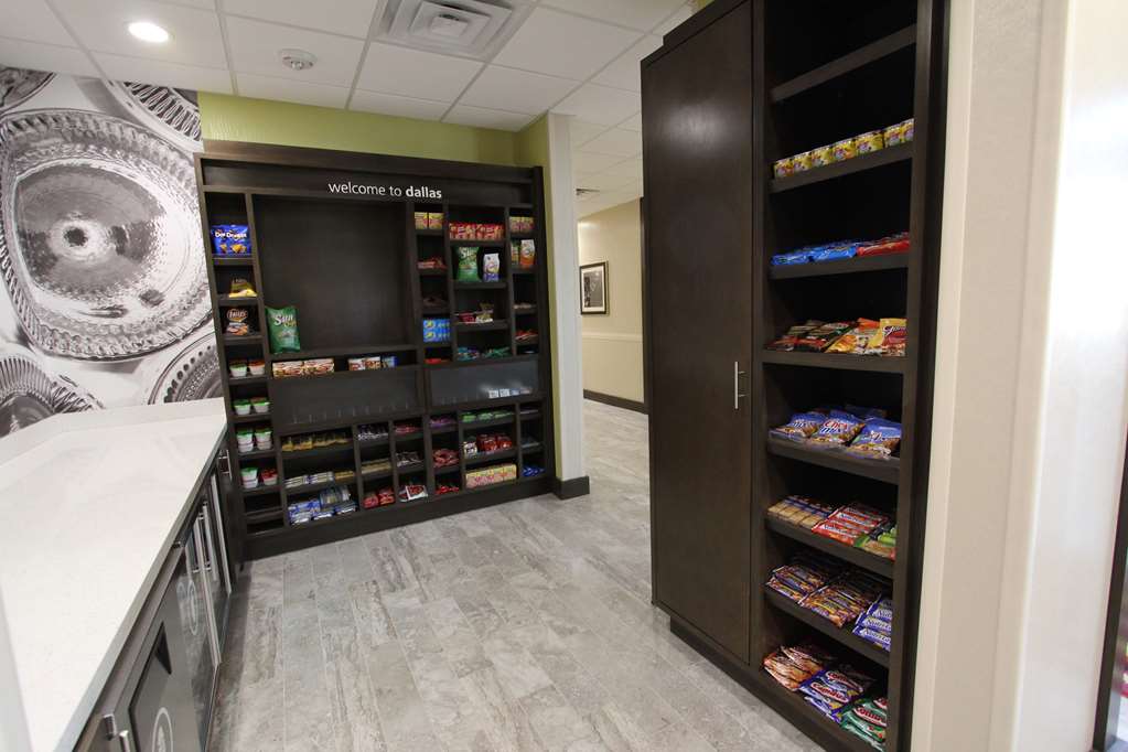 Фото Hampton Inn & Suites Dallas Market Center