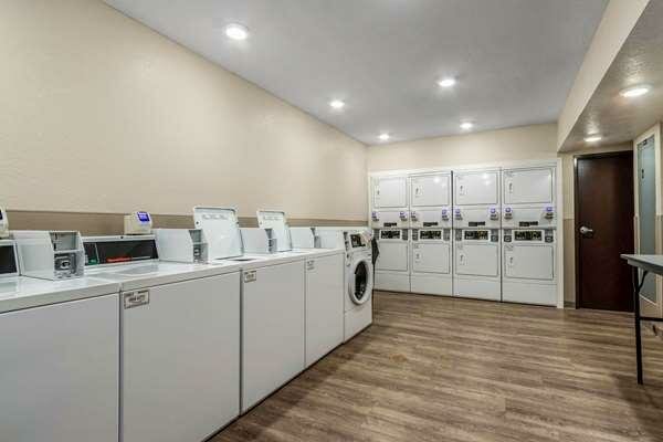 Фото WoodSpring Suites Miramar