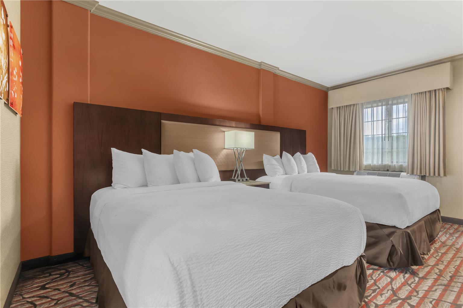 Фото Best Western Plus Brookside Inn