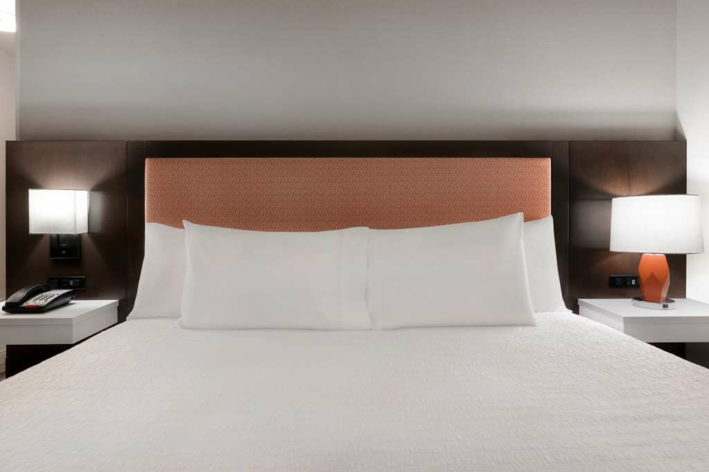 Фото Hampton Inn & Suites Tulare