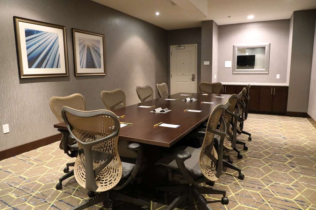 Фото Hilton Garden Inn Austin Airport