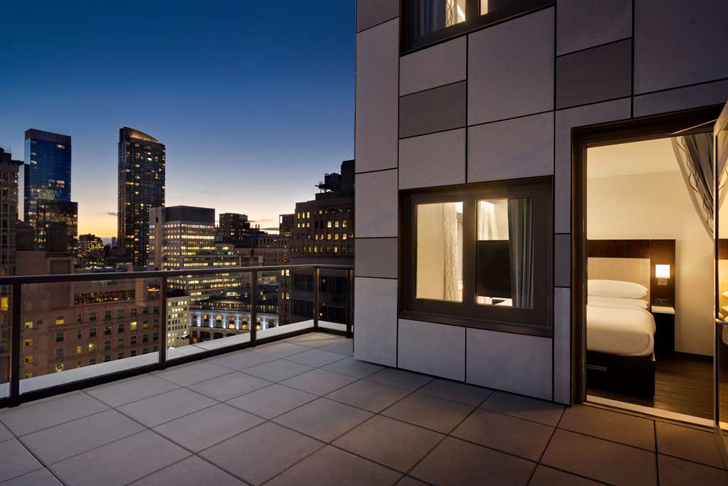 Фото Embassy Suites by Hilton New York Manhattan Times Square