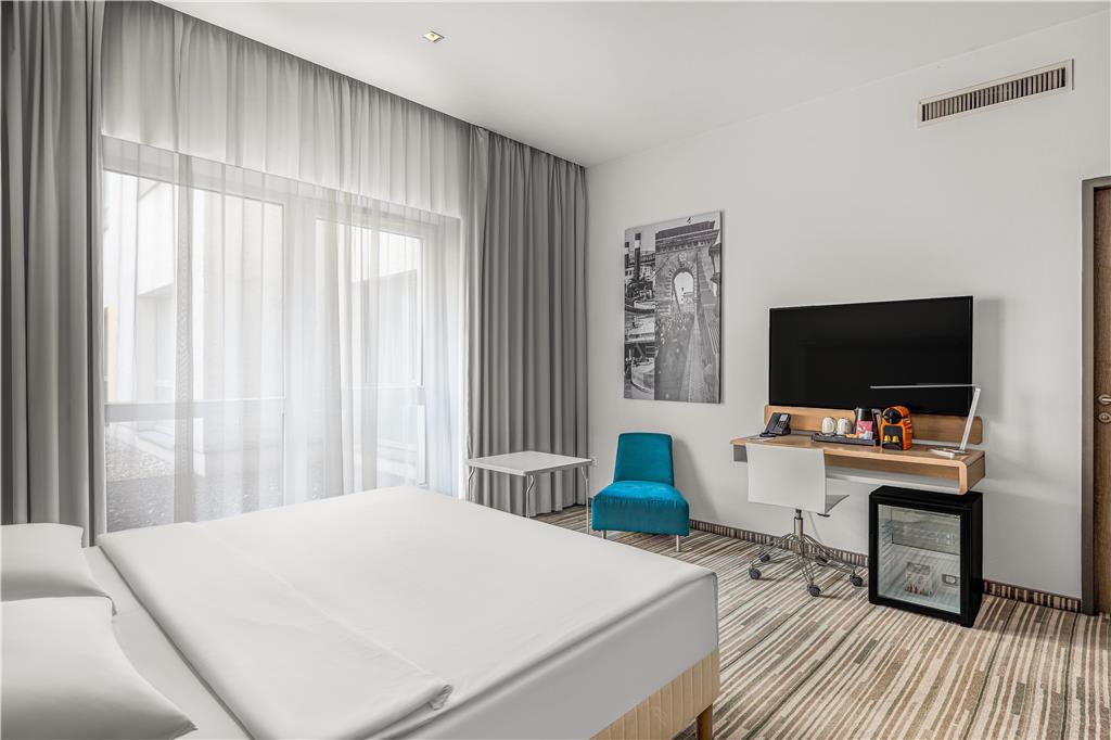 Фото Park Inn by Radisson Budapest