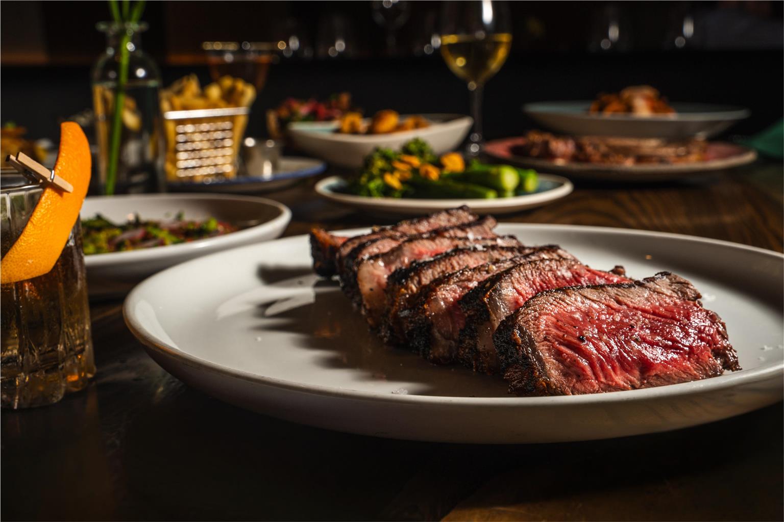 Фото The Highland Dallas, Curio Collection by Hilton