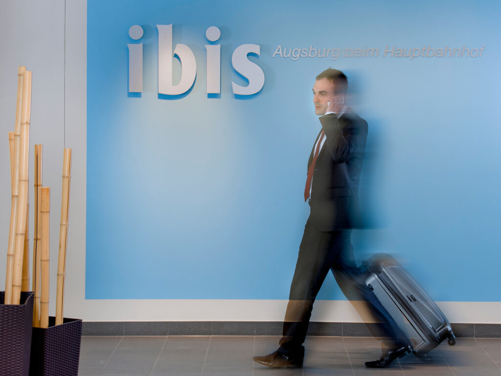 Фото Ibis Augsburg Hauptbahnhof