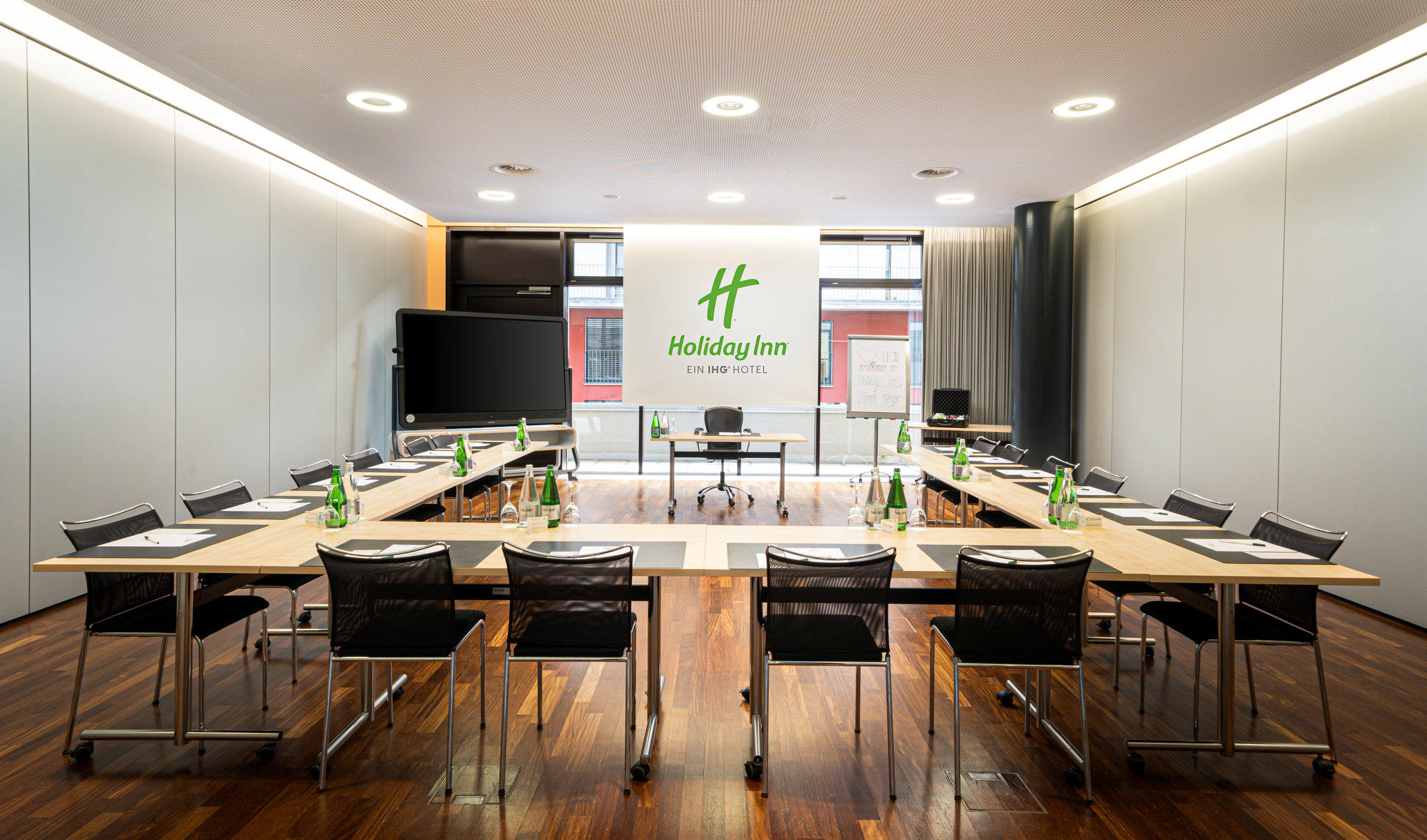 Фото Holiday Inn Zurich - Messe by Ihg