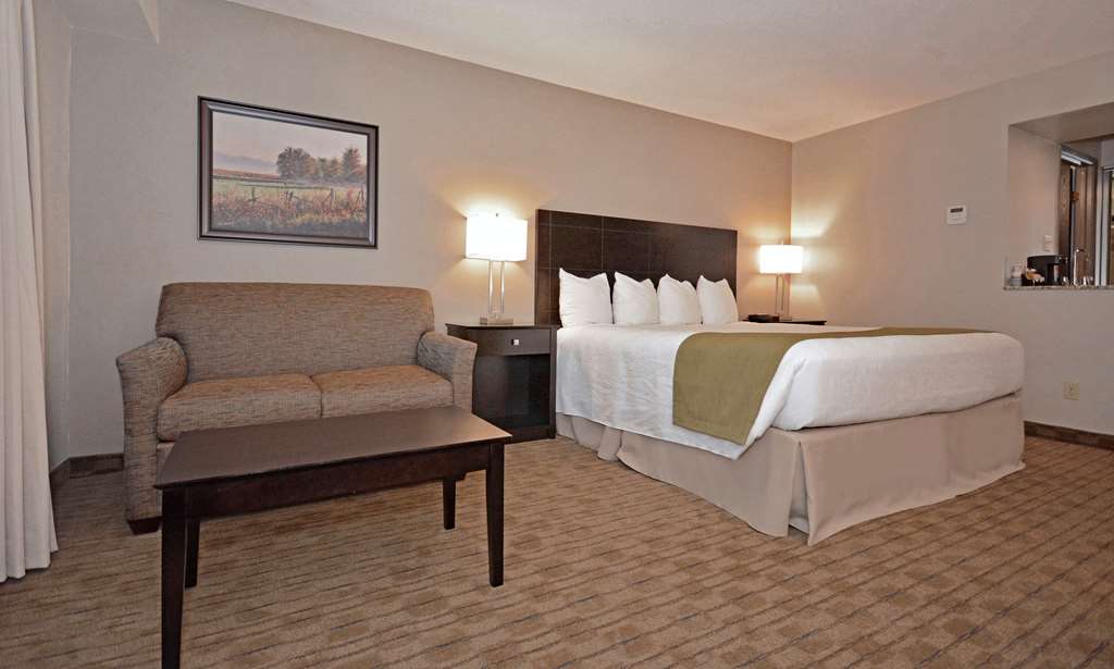 Фото Best Western Pembroke Inn & Conference Centre
