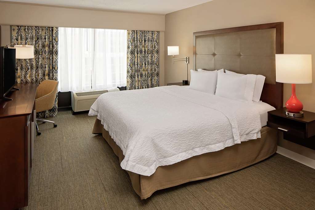 Фото Hampton Inn Louisville Downtown