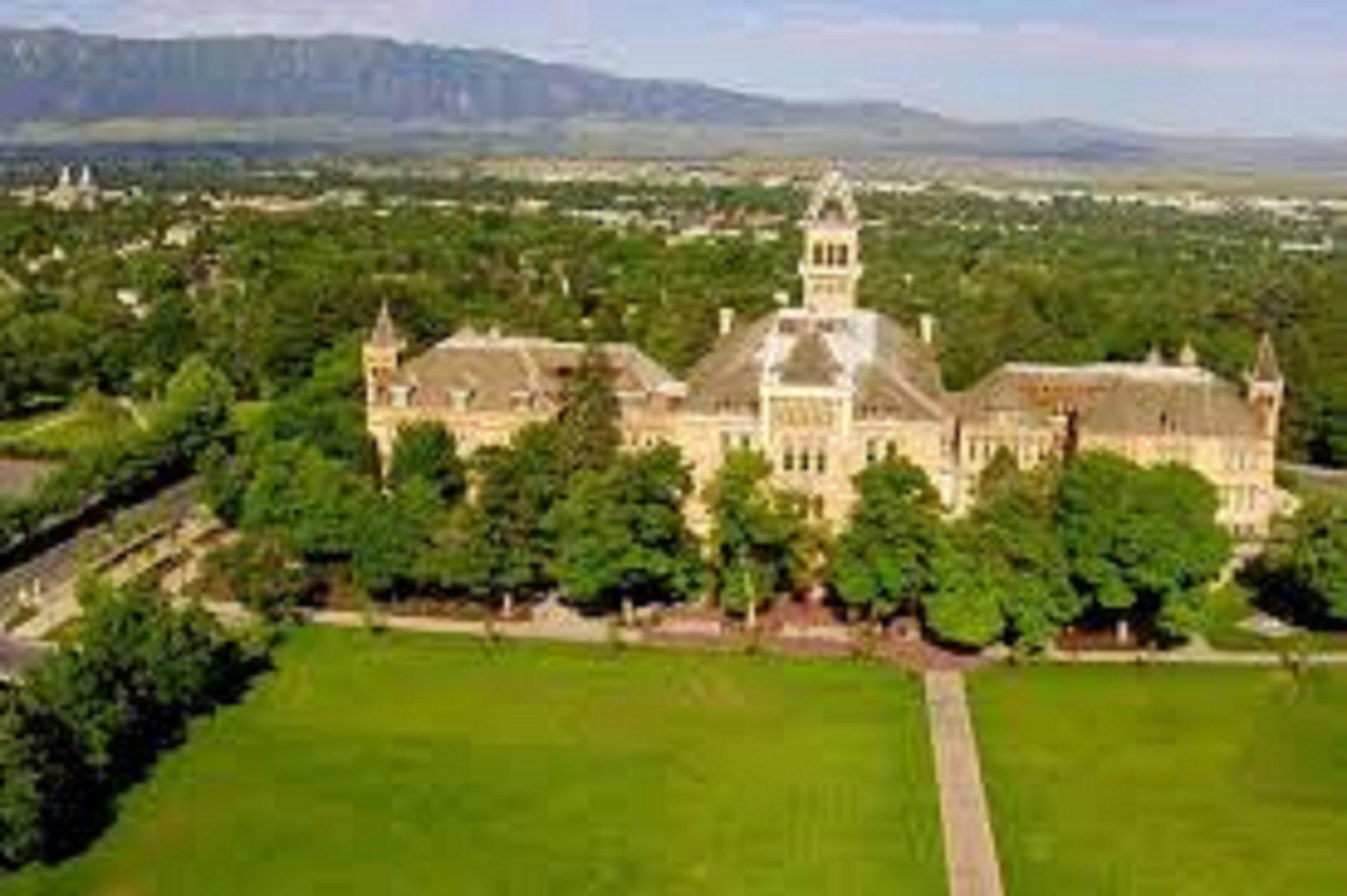 Фото Holiday Inn Express Hotel & Suites Logan, an Ihg Hotel