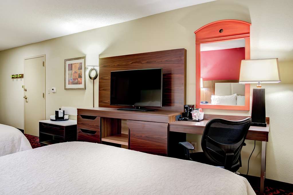 Фото Hampton Inn St. Joseph