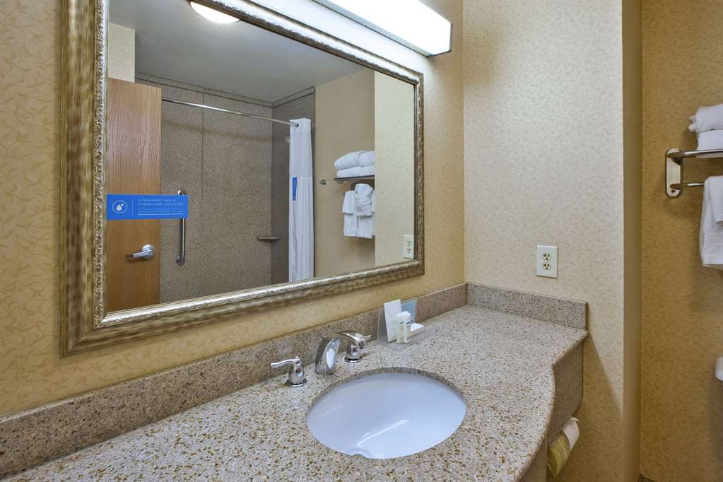 Фото Hampton Inn Pittsburgh Area Beaver Valley CenterTownship
