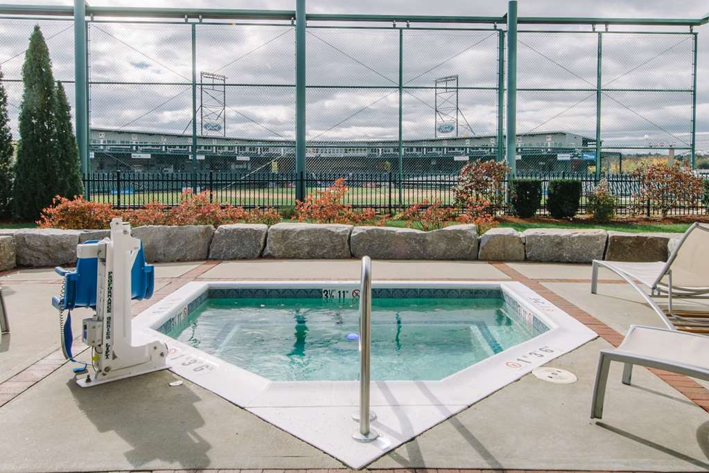 Фото Hilton Garden Inn Manchester Downtown