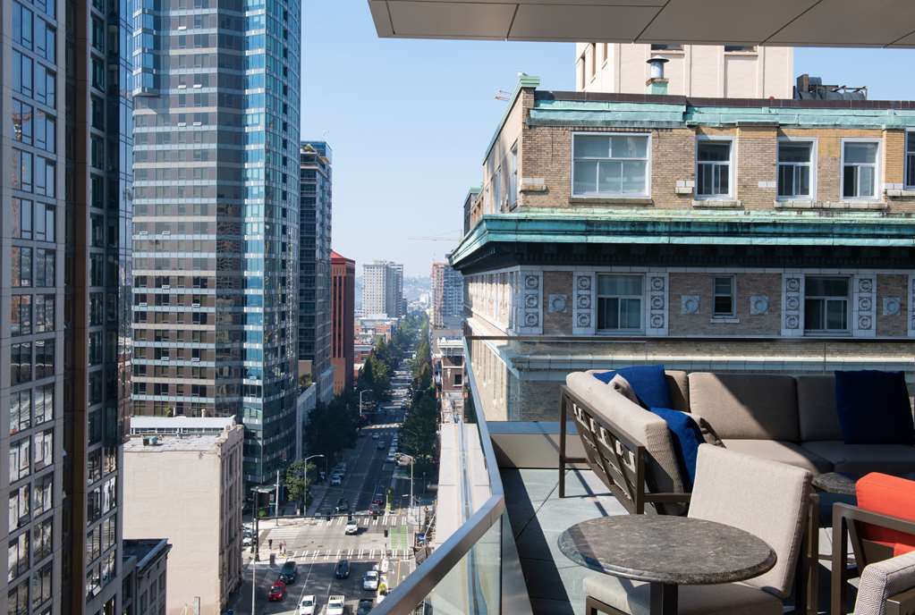 Фото The Charter Hotel Seattle, Curio Collection by Hilton
