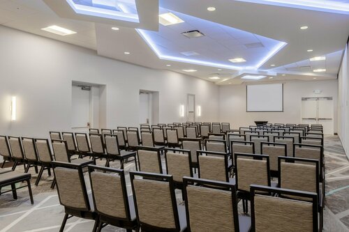 Гостиница Holiday Inn La Mirada, an Ihg Hotel в Буэна-Парк