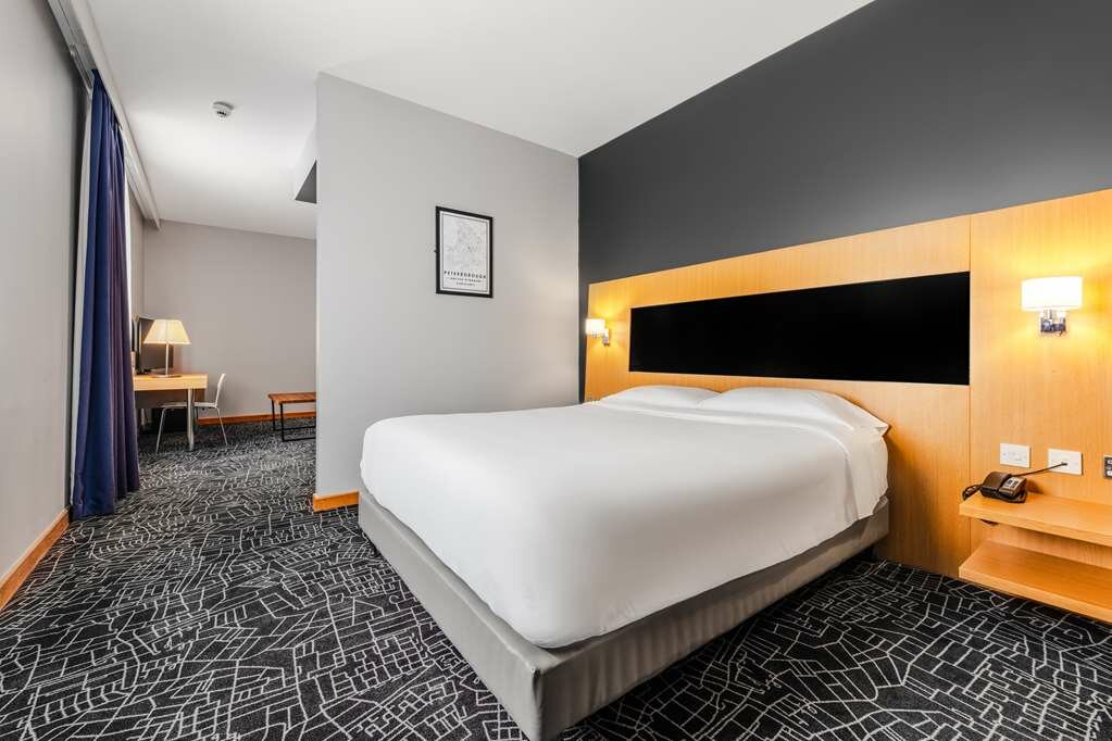 Фото Park Inn by Radisson Peterborough