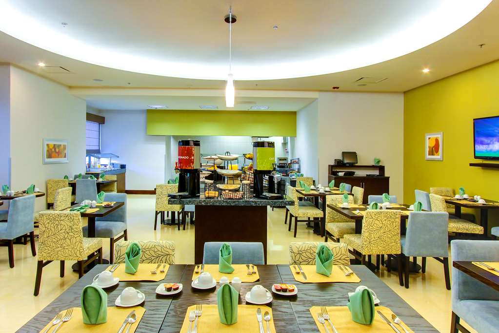 Фото Hilton Garden Inn Queretaro