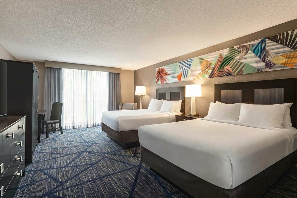 Фото Embassy Suites by Hilton Miami International Airport