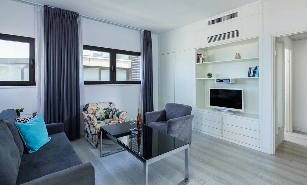 Фото Best Western Regency Suites Hotel
