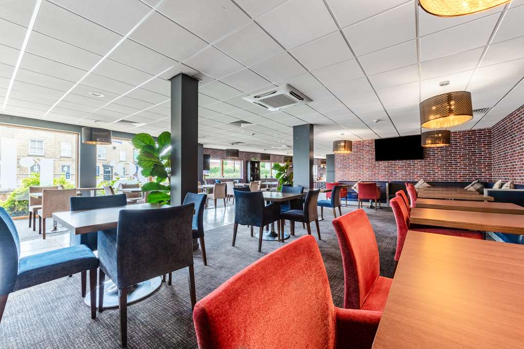 Фото Park Inn by Radisson Peterborough