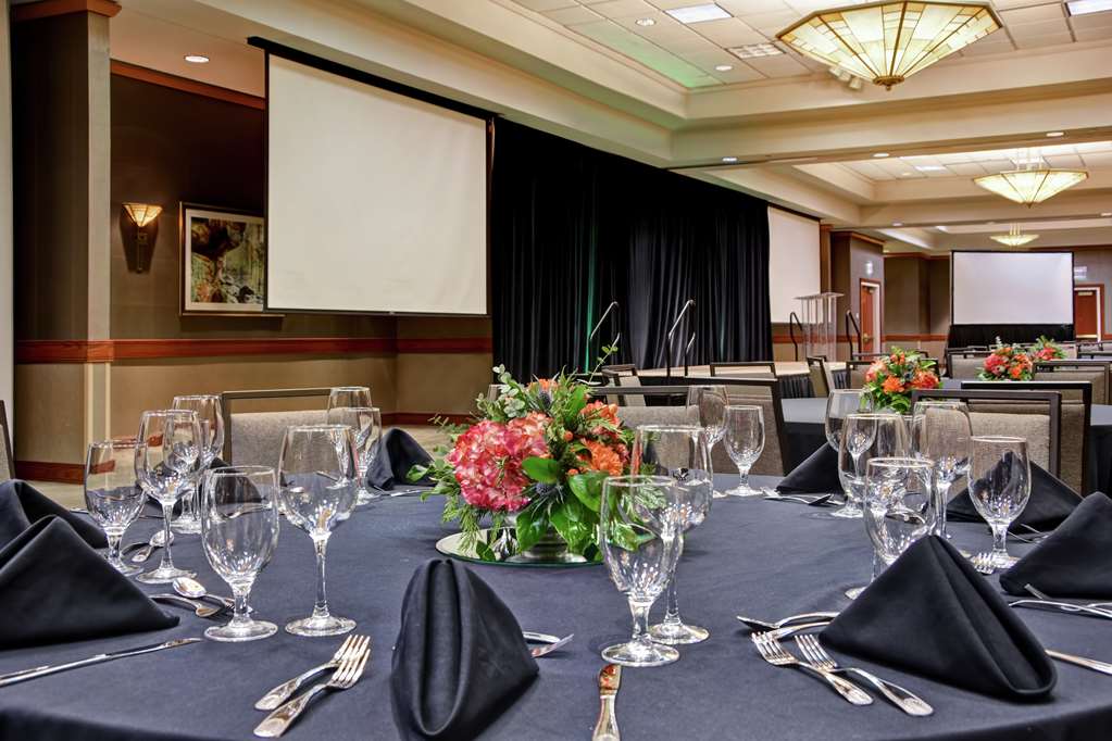 Фото Embassy Suites Little Rock