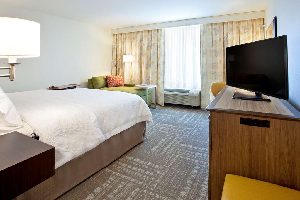 Фото Hampton Inn & Suites Minneapolis Downtown