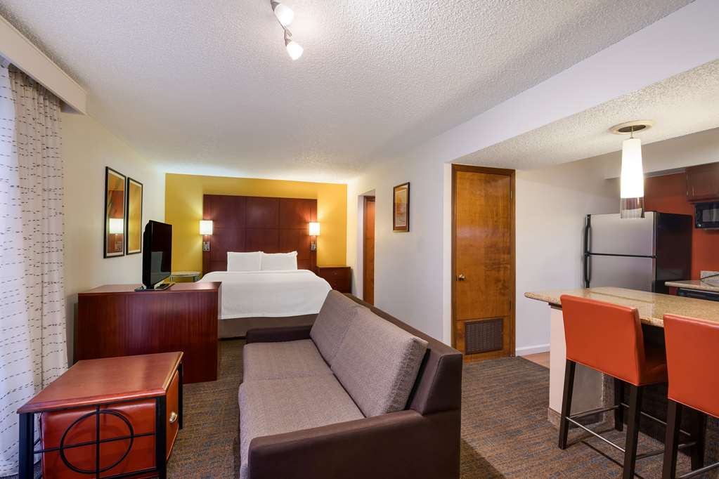 Фото SenS Suites Livermore, SureStay Collection by Best Western