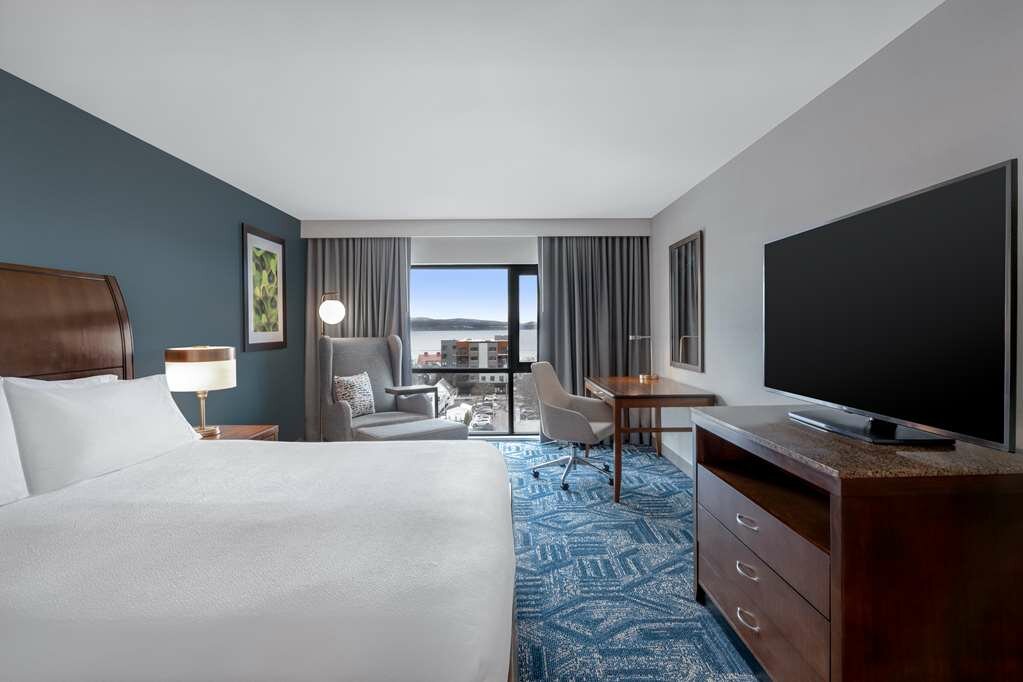 Фото Hilton Garden Inn Burlington Downtown
