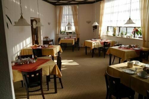 Гостиница Menzels Pension Drehscheibe в Гёрлице