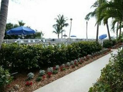 Гостиница Silver Sands Gulf Beach Resort by Rva в Брадентоне