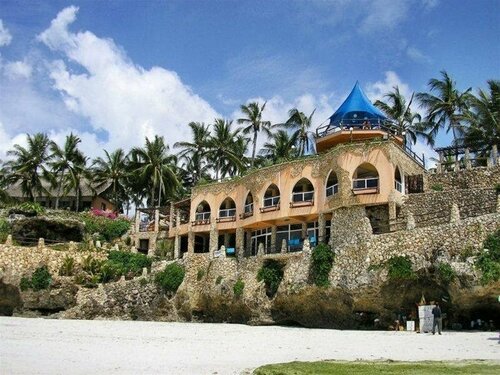 Гостиница Bahari Beach Hotel в Момбасе